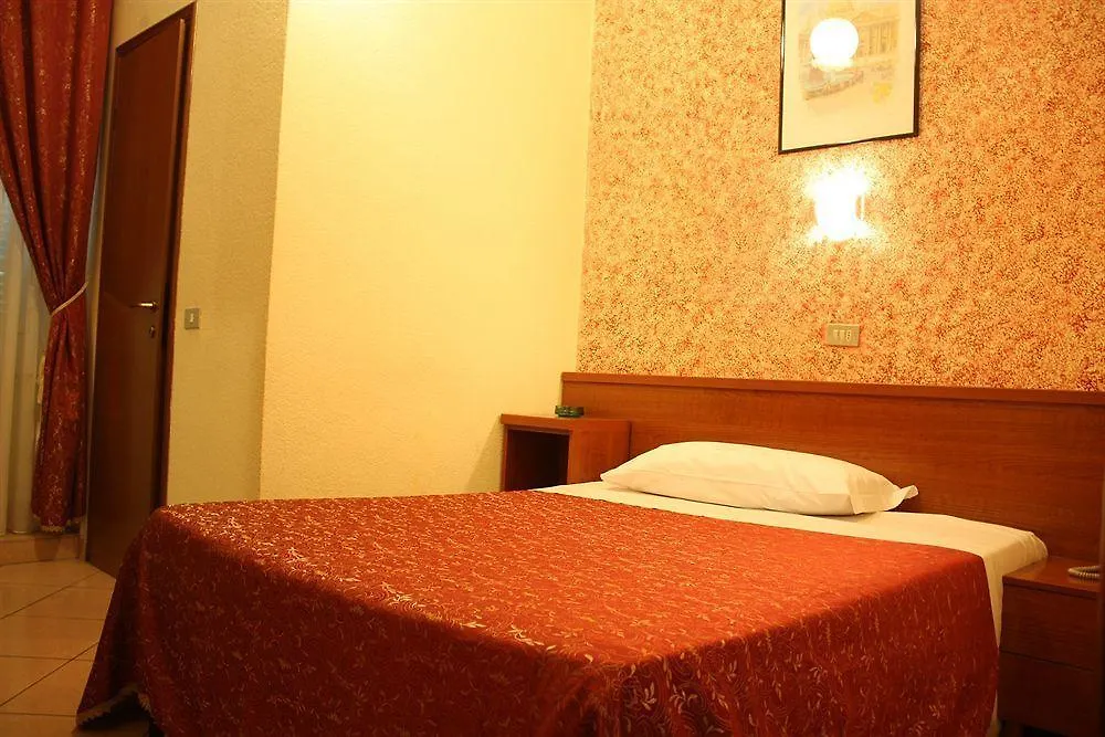 Hotel Siro Milan 2*,